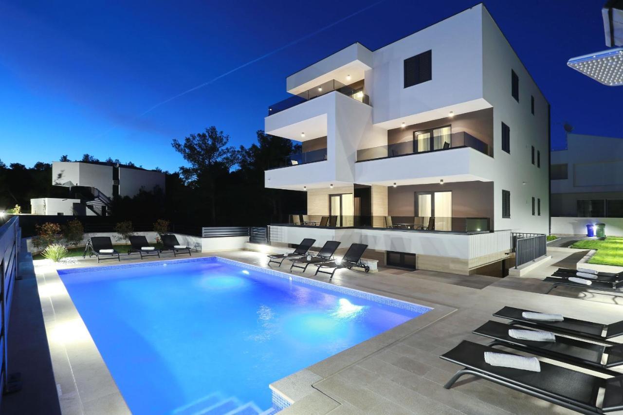 Villa Ankora 2 With Heated Pool Биоград-на-Мору Экстерьер фото