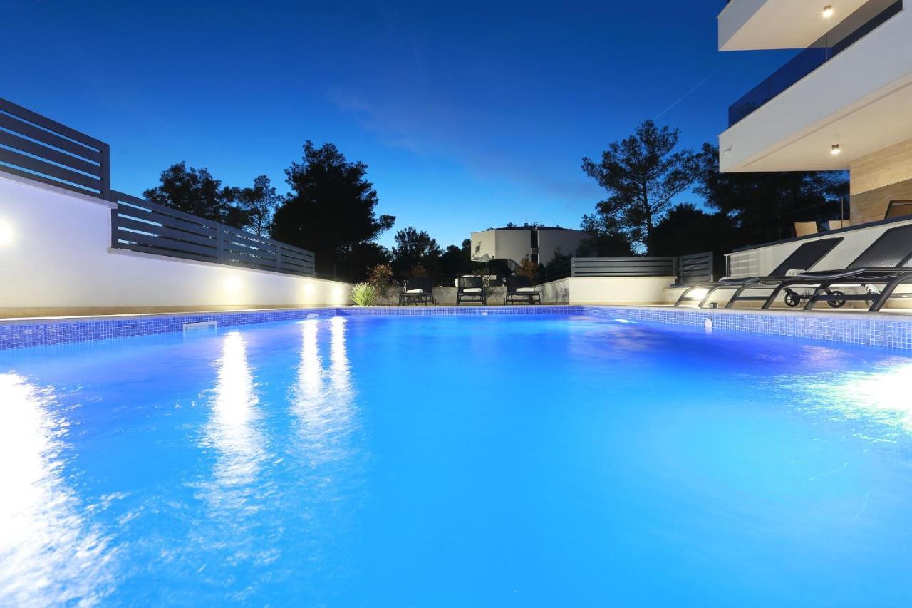 Villa Ankora 2 With Heated Pool Биоград-на-Мору Экстерьер фото